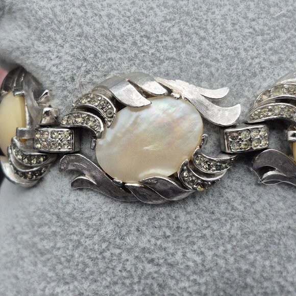 Rare 50's Crown Trifari Fantasia Series Bracelet MOP Silver Tone Alfred Philippe - Picture 3 of 12